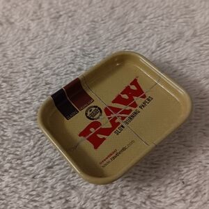 Minature RAW rolling papers tray magnetic hat shirt pin